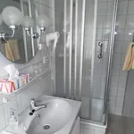 Inn Garni Zum Reinhardswald 3*