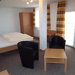 Garni Zum Reinhardswald Inn Gewissenruh