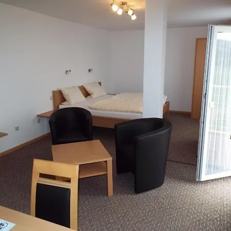 Penzion Garni Zum Reinhardswald 3*