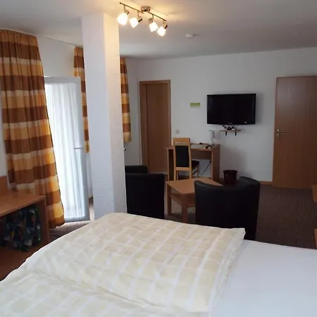 Garni Zum Reinhardswald Han/Misafirhane Gewissenruh