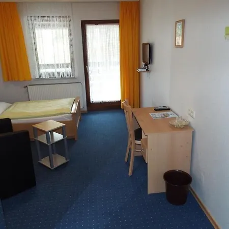 Han/Misafirhane Garni Zum Reinhardswald 3*