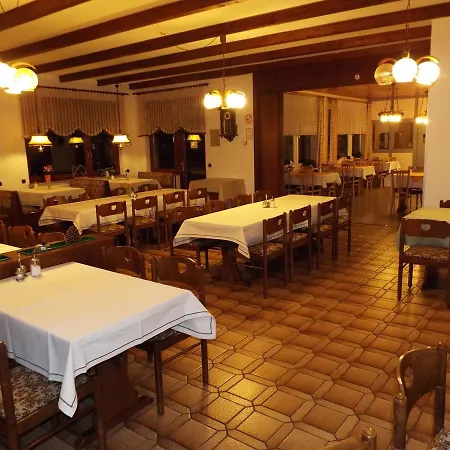 Penzion Garni Zum Reinhardswald 3*