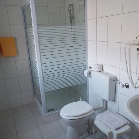 Penzion Garni Zum Reinhardswald 3*