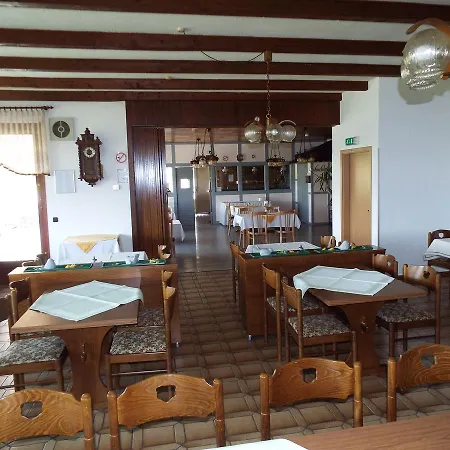 Garni Zum Reinhardswald Inn