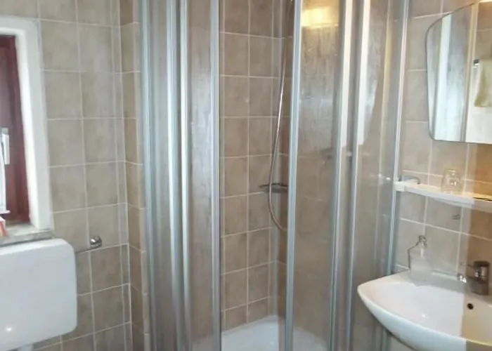 Garni Zum Reinhardswald بيت ريفي 3*